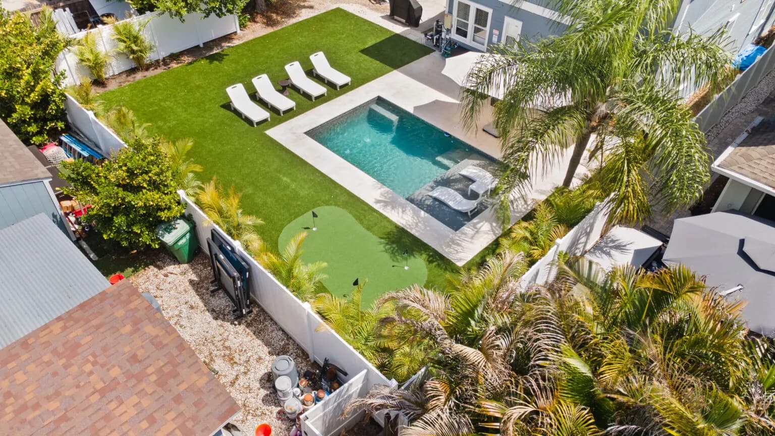 Resort-Style Loungers — Westchase pool, photo 11
