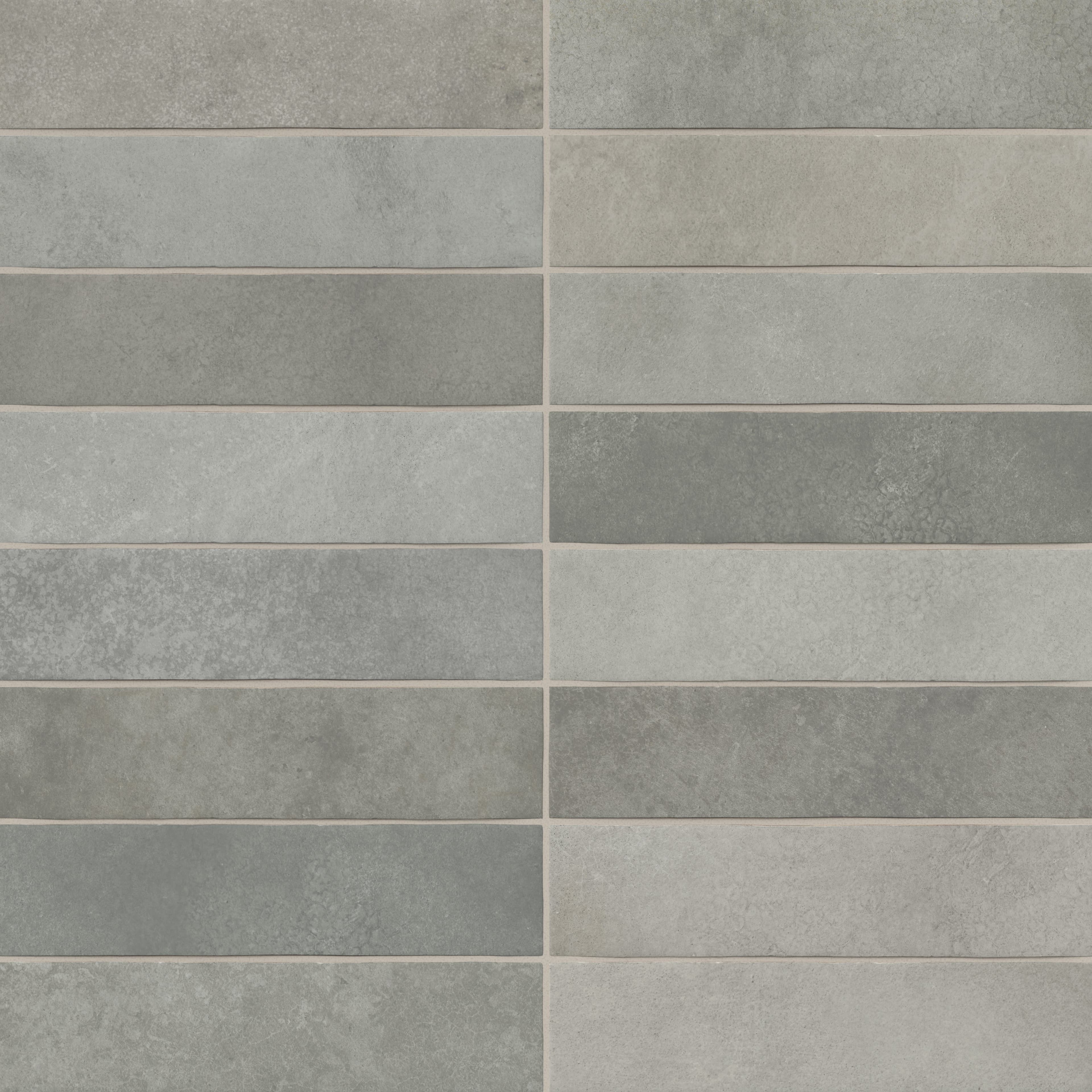 Juliet Charcoal — Porcelain · Juliet pool finish