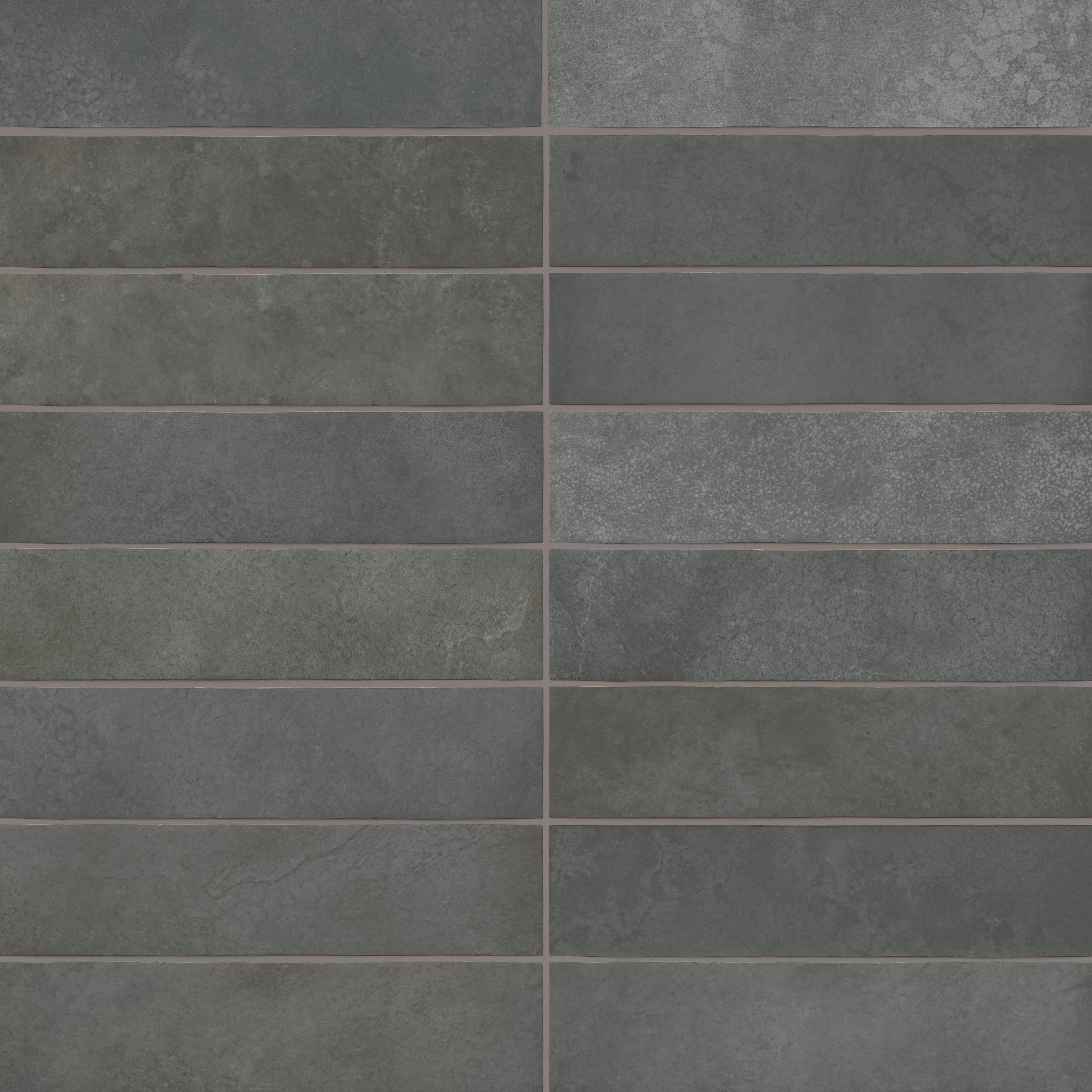 Juliet Iron — Porcelain · Juliet pool finish